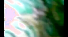 ದೇಸಿ ದಂಪತಿಯ ಮನೆಯಲ್ಲಿ ಸೆಕ್ಸ್ ಟೇಪ್: ಮನೆಯಲ್ಲಿ ಉಗಿದ ಎನ್ಕೌಂಟರ್ 2 ನಿಮಿಷ 40 ಸೆಕೆಂಡು