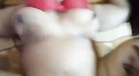 பெரிய கழுதை இந்திய குழந்தை தனது புண்டை உந்துதலை தனது யோனிக்குள் புற்றுநோய் சக்தியுடன் பெறுகிறது 4 நிமிடம் 40 நொடி