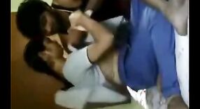 Een mooie Indiase escort meisje krijgt neer en vies met haar zwarte minnaar in deze stomende video 4 min 20 sec