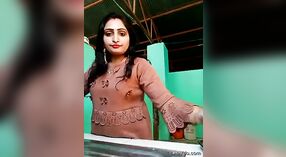 Desi bhabhi flaunts her beautiful breasts in the kitchen 1 min 10 sec