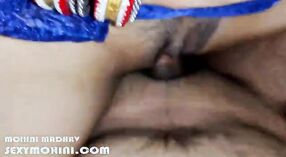 O namorado de Desi tira uma foto em close de seu pau entrando em sua buceta neste vídeo hardcore 10 minuto 20 SEC