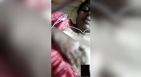 मोठ्या स्तनांसह भारतीय हौशी तिचा स्वत: ची निर्मित एमएमएस व्हिडिओ दाखवते 0 मिन 0 सेकंद