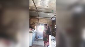 Bir köy kızı ve müvekkilinin yer aldığı Dehati'nin en ateşli seks videosu 1 dakika 50 saniyelik