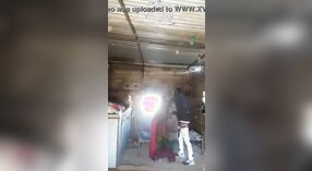 Bir köy kızı ve müvekkilinin yer aldığı Dehati'nin en ateşli seks videosu 3 dakika 20 saniyelik