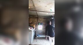 Bir köy kızı ve müvekkilinin yer aldığı Dehati'nin en ateşli seks videosu 0 dakika 0 saniyelik