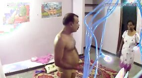 Южноиндийский массажист с усатым телом занимается скрытым сексом с клиенткой 2 минута 30 сек