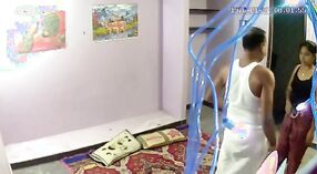 ಮೀಸೆ ಹಾಕಿದ ದೇಹವನ್ನು ಹೊಂದಿರುವ ದಕ್ಷಿಣ ಭಾರತೀಯ ಮಸಾಜ್ ಕ್ಲೈಂಟ್ನೊಂದಿಗೆ ಗುಪ್ತ ಲೈಂಗಿಕತೆಯಲ್ಲಿ ತೊಡಗುತ್ತಾನೆ 0 ನಿಮಿಷ 50 ಸೆಕೆಂಡು