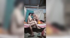 Свежесваренное порно по веб-камере с индийским сексом в деревне 1 минута 00 сек