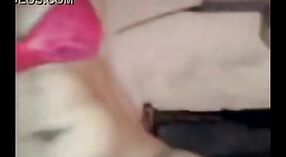 Indiana dona de casa com Peitos grandes tem doggystyle sexo com seu inquilino neste vídeo quente 2 minuto 30 SEC