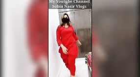 Une pakistanaise amoureuse de Desi exhibe son corps pulpeux devant la caméra 0 minute 0 sec