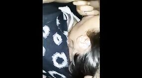 Подборка индийского секс-скандала с участием несовершеннолетнего бойфренда 0 минута 0 сек