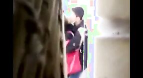 Collegio ragazzo scopa la sua sexy fidanzata in un nascosto-macchina fotografica Indiano porno video 0 min 0 sec