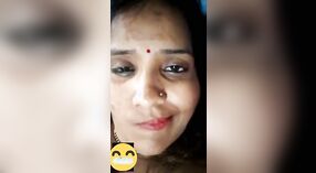 Desi bhabhi pamer kurva lan pus kanggo kekasih anyar 0 min 0 sec