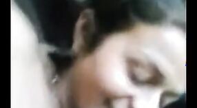 மகாராஷ்டிராவைச் சேர்ந்த அமெச்சூர் ஜோடி ஒரு காரில் கடினமாக பிடிபடுகிறது 3 நிமிடம் 10 நொடி