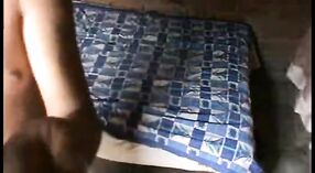 ভারত থেকে একটি পীনস্তনী গ্রামের মেয়ে একটি ভিডিওতে তার প্রতিবেশীর দ্বারা চুদেছে 1 মিন 20 সেকেন্ড
