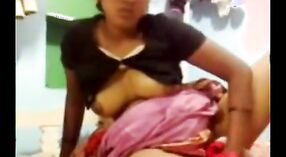 Heiße und würzige indische Dorffrau genießt hausgemachtes Sex 7 min 20 s