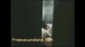 Joven prostituta local es follada por un cliente en un video casero 1 mín. 00 sec