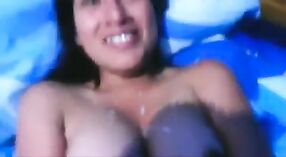 Superbe tante punjabi prise dans un scandale sexuel avec un serviteur, fuite de photos explicites 2 minute 40 sec