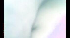 ஹாட் தேசி கை வீட்டில் தயாரிக்கப்பட்ட வீடியோவில் டீனேஜ் காதலியுடன் வாய்வழி உடலுறவை அனுபவிக்கிறார் 3 நிமிடம் 10 நொடி