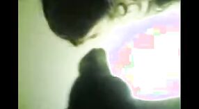 Fuite d'une vidéo d'une étudiante indienne ayant des relations sexuelles avec le propriétaire dans une auberge 0 minute 40 sec