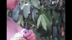 Деревенская тетушка выставляет напоказ свои большие сиськи в просочившихся ММС-сообщениях 2 минута 30 сек