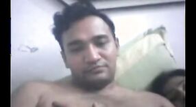 Sex tape torride d'une beauté indienne avec son mari 1 minute 40 sec
