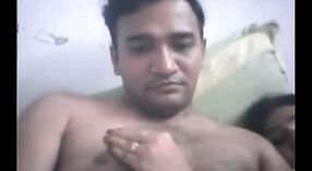 Sex tape torride d'une beauté indienne avec son mari 1 minute 50 sec