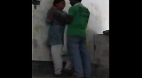 देसी कॉलेजच्या मुलींच्या जिवलग क्षणात प्रेमीसह भारतीय सेक्स व्हिडिओमध्ये गळती झाली 2 मिन 50 सेकंद