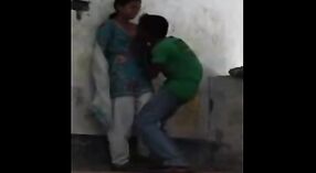 Интимный момент студентки колледжа Дези с любовником просочился в индийское секс-видео 5 минута 50 сек