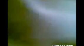 લેખા, કેરળની એક ભારતીય કાકી, એક મફત પોર્ન એમએમએસ વિડિઓમાં તેના સ્તનો બતાવે છે 3 મીન 10 સેકન્ડ