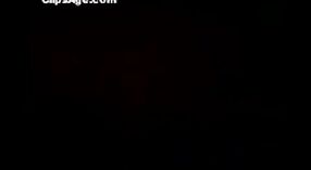 લેખા, કેરળની એક ભારતીય કાકી, એક મફત પોર્ન એમએમએસ વિડિઓમાં તેના સ્તનો બતાવે છે 0 મીન 40 સેકન્ડ