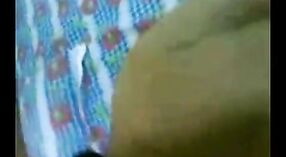 ইন্ডিয়ান গার্ল পোরনা সুস্পষ্ট ভিডিওতে অর্থের জন্য সেক্স অফার করে 1 মিন 20 সেকেন্ড