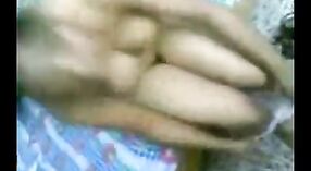 ইন্ডিয়ান গার্ল পোরনা সুস্পষ্ট ভিডিওতে অর্থের জন্য সেক্স অফার করে 0 মিন 40 সেকেন্ড