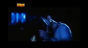 Film torride de Bollywood avec des scènes de baisers sensuels 0 minute 40 sec