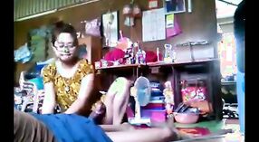 Une villageoise du Bhoutan se livre à des relations sexuelles hardcore avec son cousin, des scandales de MMS divulgués font sensation 9 minute 40 sec