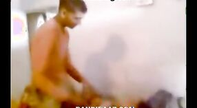 Pembantu Rajasthani dewasa ditiduri oleh majikan dalam video buatan sendiri 1 min 20 sec