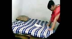 Hot indian aunty kejiret kamera sajrone sesi seks sing kuat 1 min 40 sec