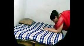 Hot indian aunty kejiret kamera sajrone sesi seks sing kuat 1 min 50 sec