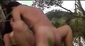 একটি উত্সাহী দম্পতি প্রান্তরে তাদের তীব্র মুখোমুখি চিত্রায়ন করছে 3 মিন 20 সেকেন্ড