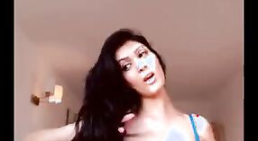 Seorang gadis India yang menawan tampil di webcam 40 min 50 sec
