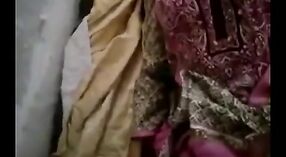 Chandigarh babe estrelas em Punjabi-temático vídeo de sexo caseiro 3 minuto 20 SEC