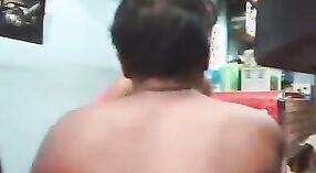 वृद्ध माणूस तरुण भारतीय मुलीने चोदला 3 मिन 00 सेकंद