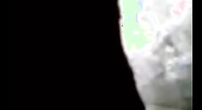 देसी गर्ल कॅमेर्‍यावर वाफेच्या एकल शोसाठी शॉवरमध्ये कपडे घालते 4 मिन 30 सेकंद