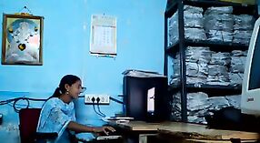 Офисные работники-тамилы вступают в половую связь 3 минута 00 сек