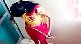 Kamera sing didhelikake Tangkap bocah-bocah wadon Bangladeshi ing kamar mandi ing Dhaka Hostel 1 min 30 sec