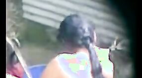 Tía Desi filmada en secreto mientras se baña 4 mín. 20 sec