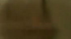 ಭಾರತೀಯ ಆಂಟಿ ಕೆಂಪು ಸೀರೆಯಲ್ಲಿ ವಿವಸ್ತ್ರಗೊಳ್ಳುತ್ತಾಳೆ, ಅವಳ ಬೆತ್ತಲೆ ದೇಹವನ್ನು ಬಹಿರಂಗಪಡಿಸುತ್ತಾಳೆ 1 ನಿಮಿಷ 50 ಸೆಕೆಂಡು