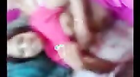 شمال فتاة هندية يتيح صديقها ربت لها جاذبية الثدي 3 دقيقة 20 ثانية