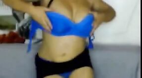An Indian aunts homemade video reveals her stunning breasts and intimate areas 0 min 40 sec
