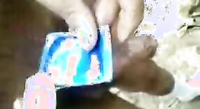 দেশি কিশোরী মেয়ে প্রেমিকের সাথে বহিরঙ্গন সেক্স উপভোগ করে 2 মিন 50 সেকেন্ড